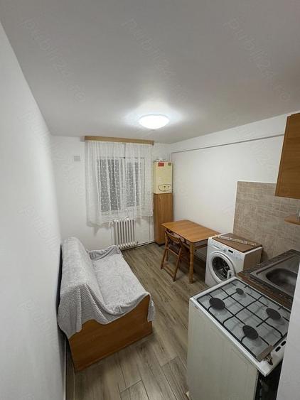 Garsonieră decomandată în Nicolina