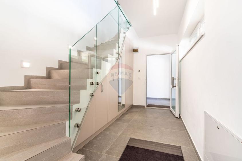 Duplex cu 4 camere cu Teren 276 Mp în Dâmbul Rotund