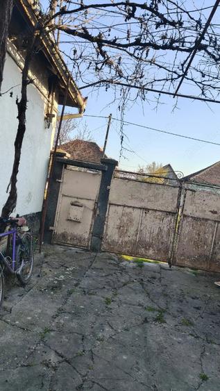 Casă cu Teren 60 Mp în Apateu