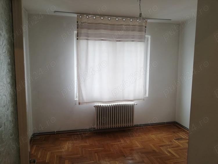 Apartament cu 3 camere decomandat în Reghin