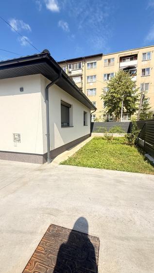 Casă cu 2 camere cu Canalizare în Central