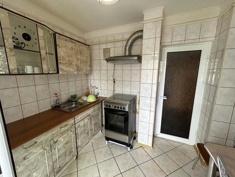 Apartament cu 3 camere decomandat, mobilat în Calarași 4