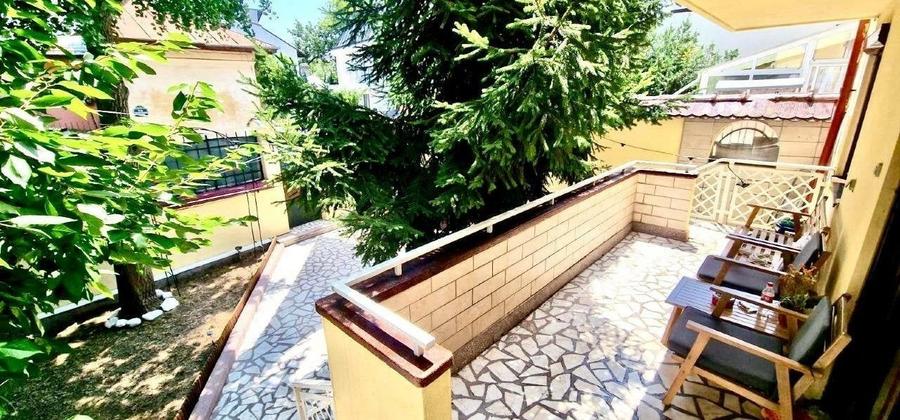Casă individuală cu 8 camere cu Canalizare în Calea Plevnei