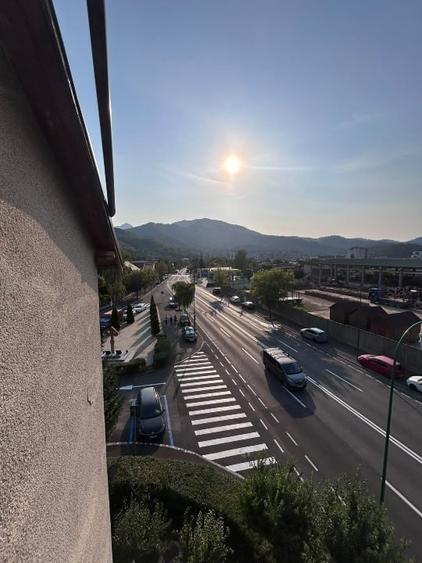 Apartament cu 2 camere decomandat, mobilat în Noua