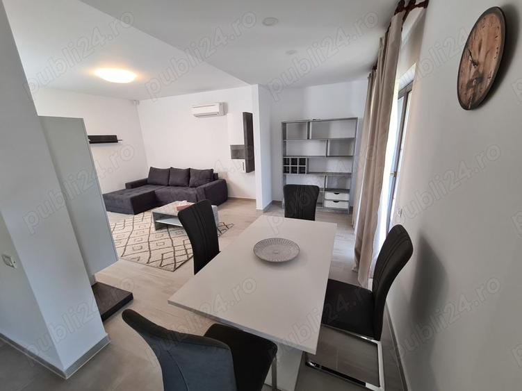 Duplex cu 5 camere cu Canalizare în Aradului