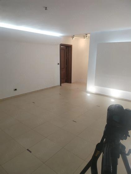 Apartament cu 2 camere semidecomandat în Calea București