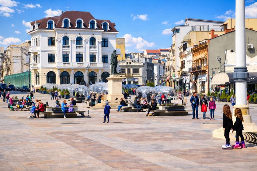 Apartament cu 2 camere semidecomandat, mobilat în Peninsula