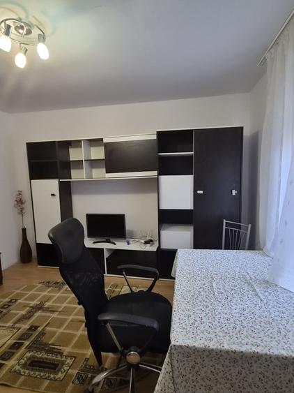 Garsonieră decomandată în Central