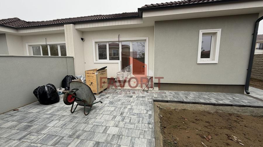 Duplex cu 3 camere cu Canalizare în Moșnița Nouă