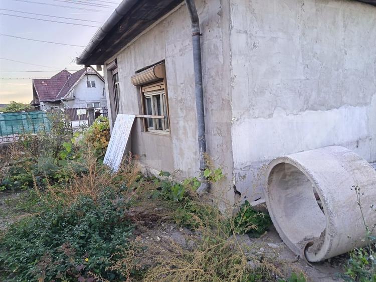 Casă individuală cu 2 camere cu Canalizare în Mihai Viteazu