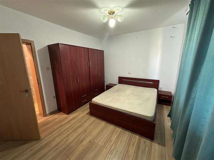 Casă cu 4 camere cu Teren 365 Mp în Exterior Sud