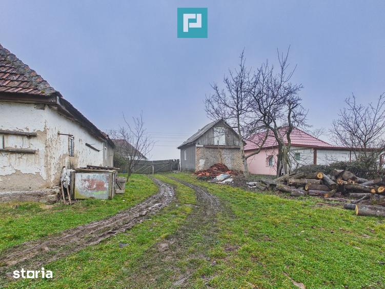 Casă cu 3 camere cu Teren 5000 Mp în Sânmartin