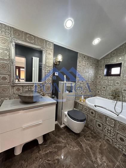Casă individuală cu 5 camere cu Canalizare în Central