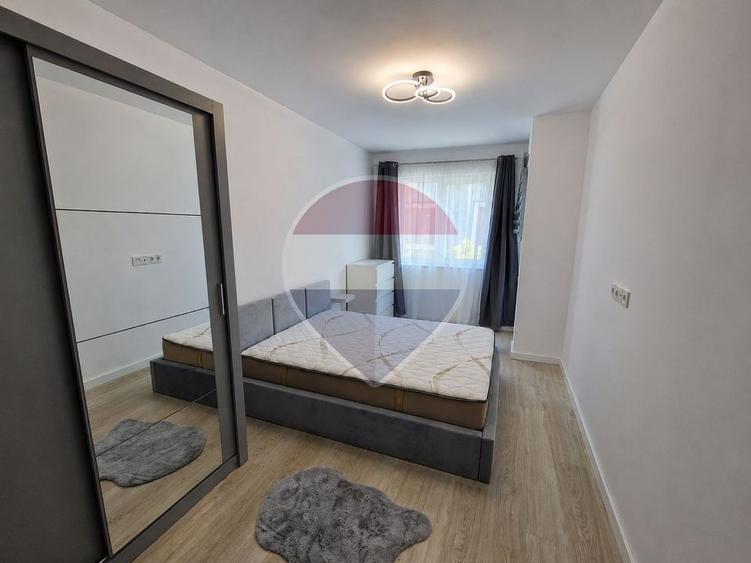 Apartament cu 2 camere semidecomandat, mobilat în Florești