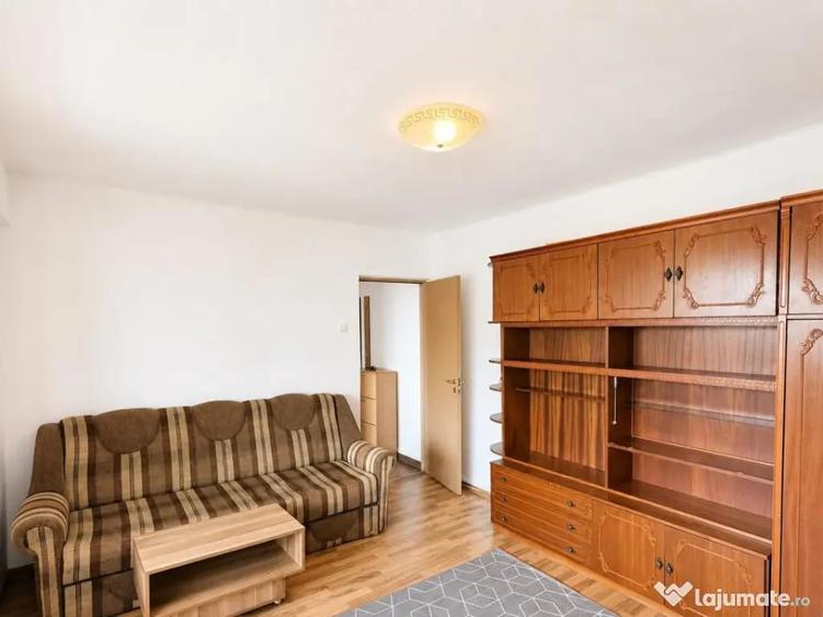 Apartament cu 2 camere semidecomandat în Eroii Revoluției