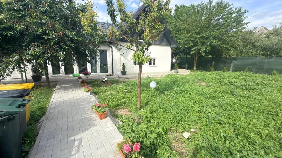 Casă cu 2 camere cu Teren 350 Mp în Central