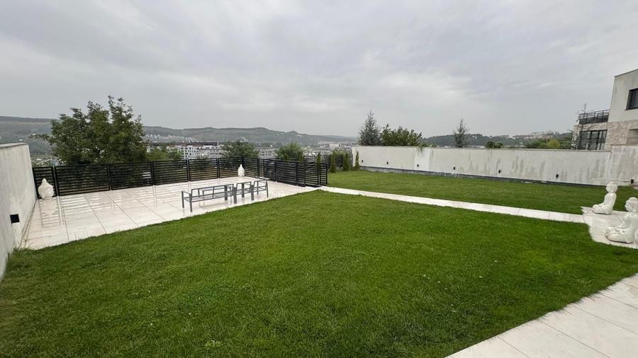Casă cu 4 camere cu Canalizare în Florești
