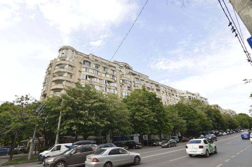 Apartament cu 2 camere decomandat în Decebal