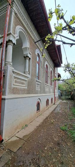 Casă cu 4 camere în Exterior Vest