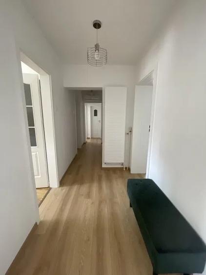 Apartament cu 4 camere decomandat, mobilat în Arcul de Triumf