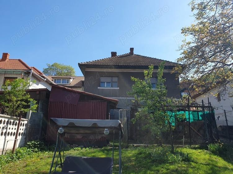 Casă cu 5 camere cu Teren 254 Mp în Hunedoara