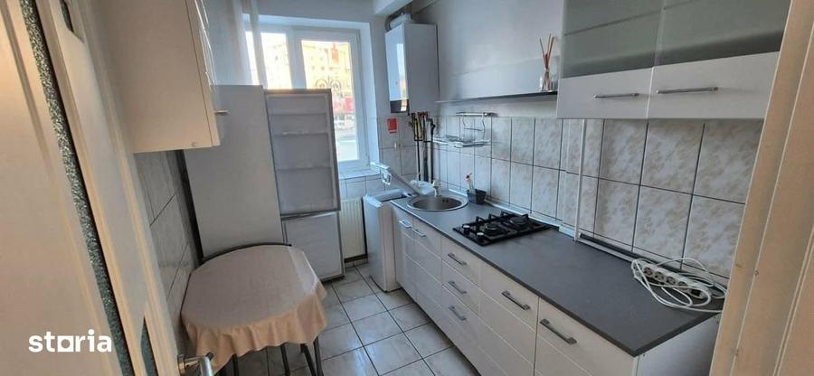 Apartament cu 2 camere decomandat, mobilat în Ultracentral