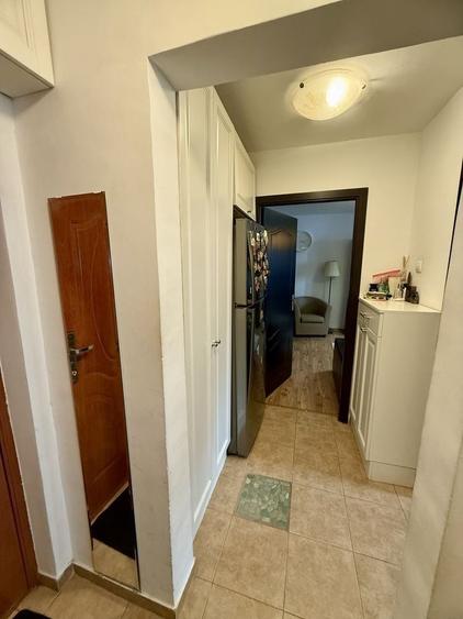 Apartament cu 2 camere decomandat, mobilat în Victoriei