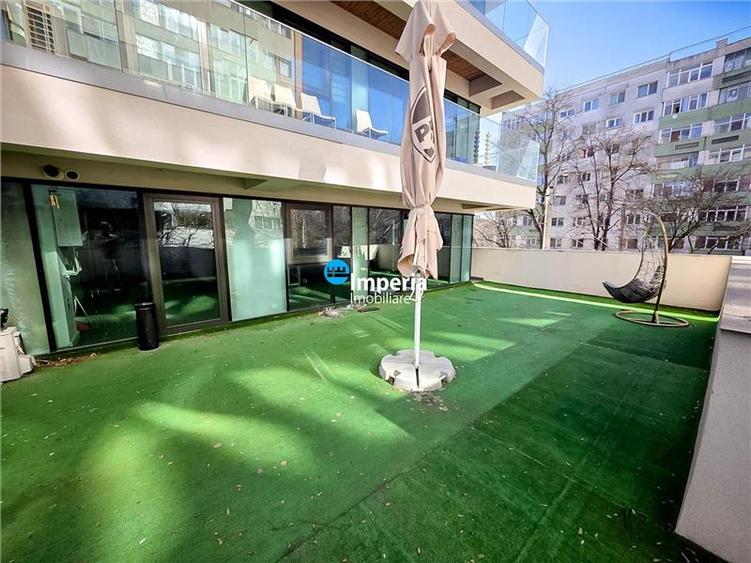 Birou, de 122 mp, în Central