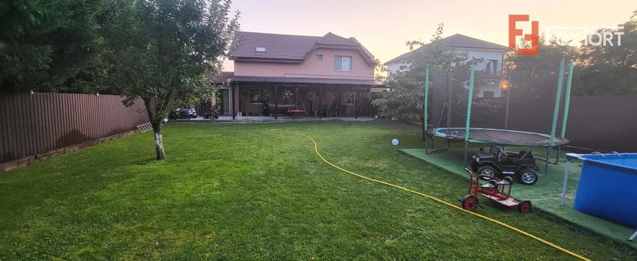 Casă individuală cu 6 camere cu Canalizare în Gai