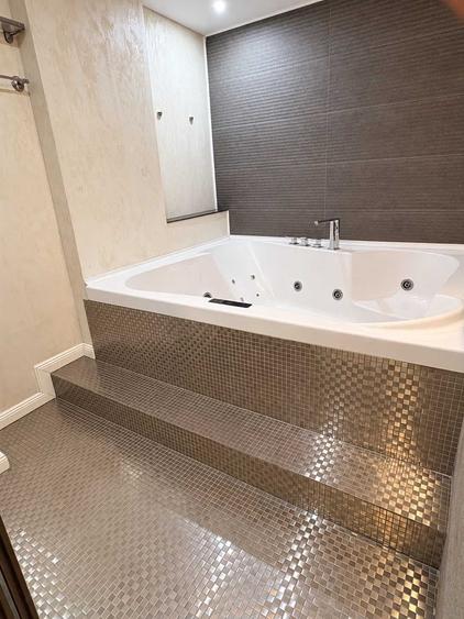 Apartament cu 4 camere decomandat în Herăstrău