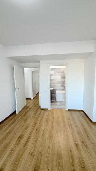 Apartament cu 4 camere semidecomandat în 13 Septembrie