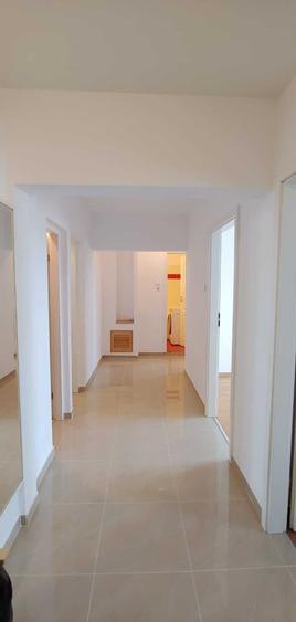 Apartament cu 3 camere decomandat, mobilat în Turda