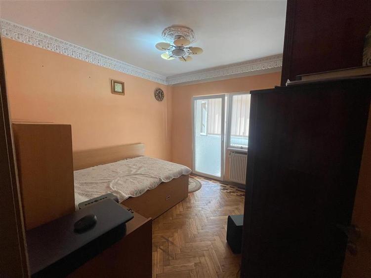 Apartament cu 3 camere decomandat, mobilat în Obcini
