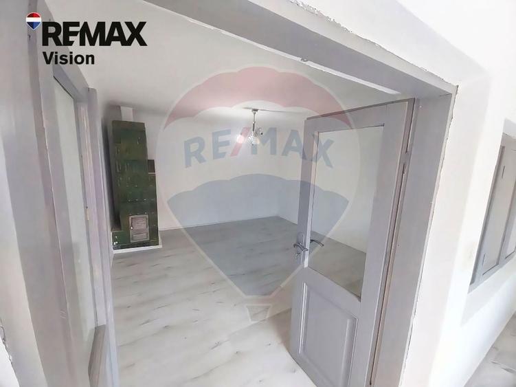 Casă individuală cu 4 camere cu Teren 284 Mp în Brestei