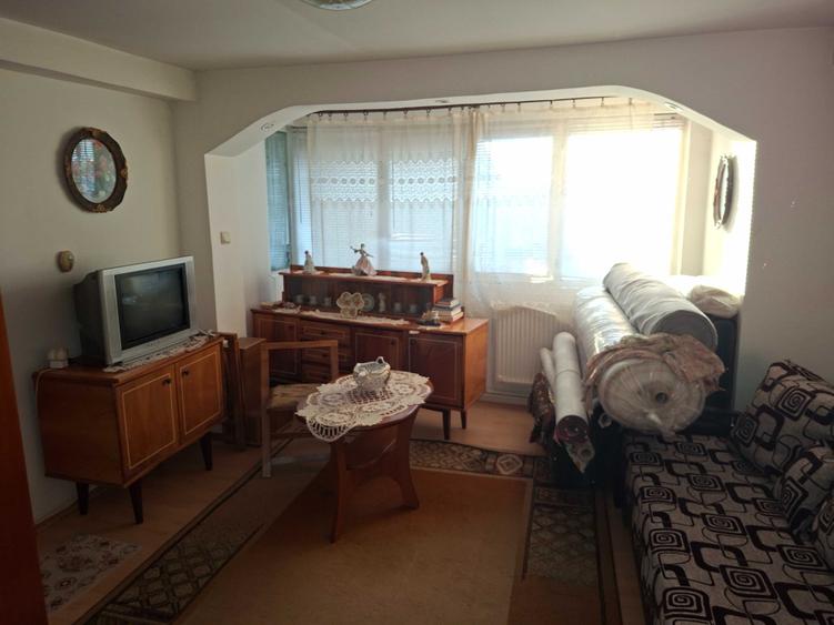 De vanzare apartament 1 camera Sangeorgiu de Mures. - 1