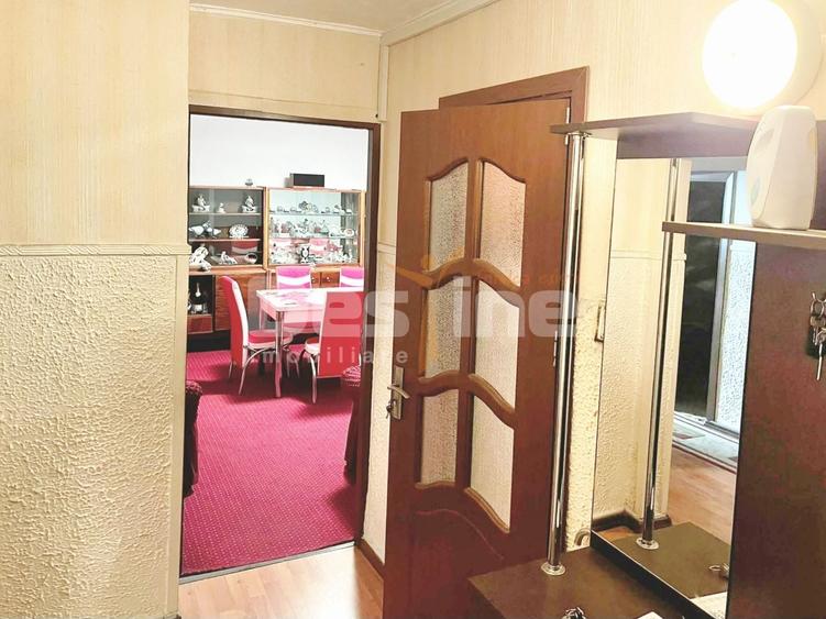 Apartament cu 3 camere decomandat în 9 Mai