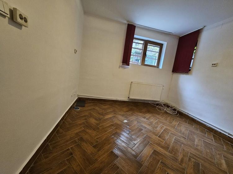 Apartament cu 3 camere decomandat în Tineretului