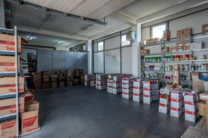 Spațiu comercial, de 450 mp, în Centura
