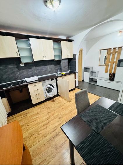 Apartament cu 2 camere nedecomandat în Lipovei