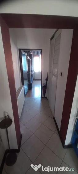 Apartament cu 4 camere decomandat, mobilat în Dârste