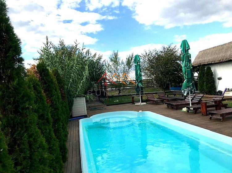 Casă individuală cu 13 camere cu Piscina în Mila 23