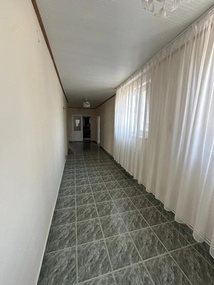 Casă cu 7 camere cu Teren 1039 Mp în Cornești