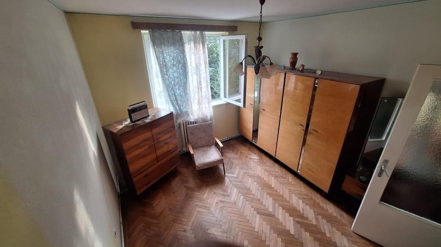 Apartament cu 3 camere decomandat în Decebal