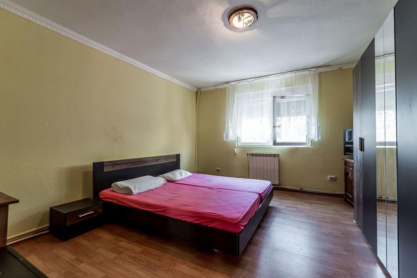 Casă individuală cu 5 camere cu Canalizare în Micălaca