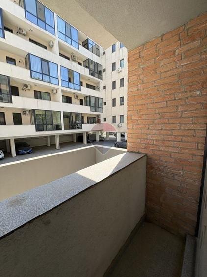 Apartament cu 2 camere semidecomandat, mobilat în Central