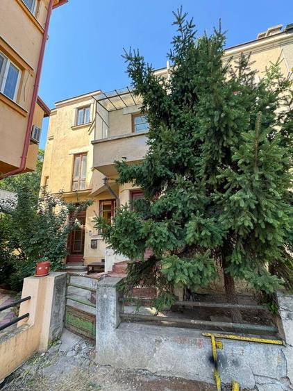 Duplex cu 7 camere cu Canalizare în Dorobanți
