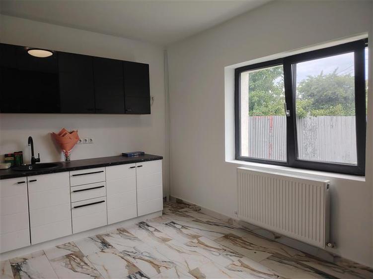 Casă cu 4 camere cu Teren 600 Mp în Lipănești