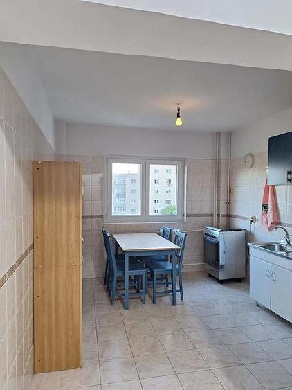 Apartament cu 2 camere decomandat în Tineretului