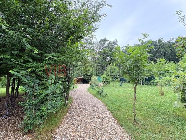 Teren intravilan de 1295 mp, în Ghermănești