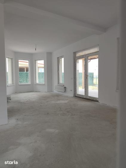 Casă cu 3 camere cu Teren 500 Mp în Tărtășești